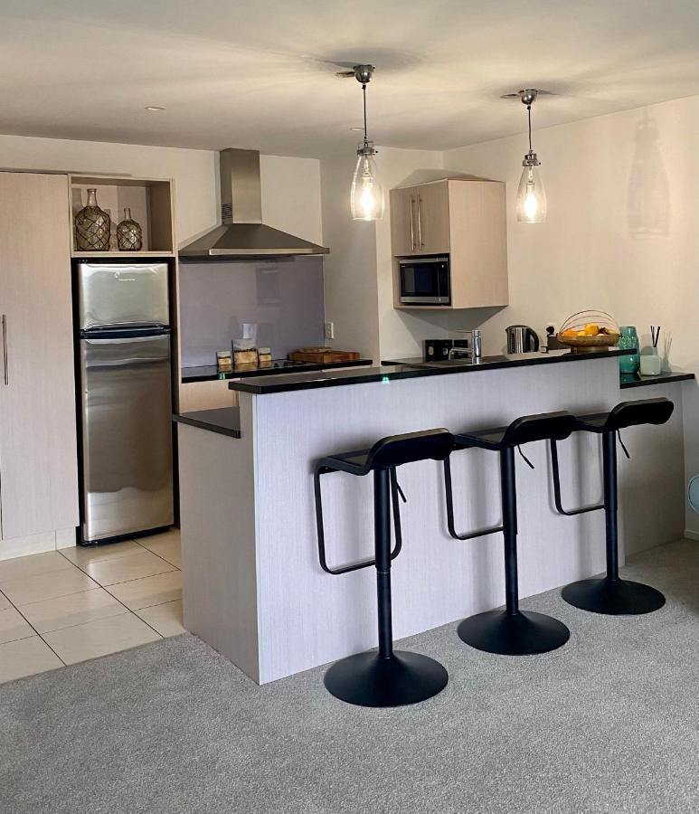 Modern Beach Apartment With Pool & Location Mount Maunganui Εξωτερικό φωτογραφία